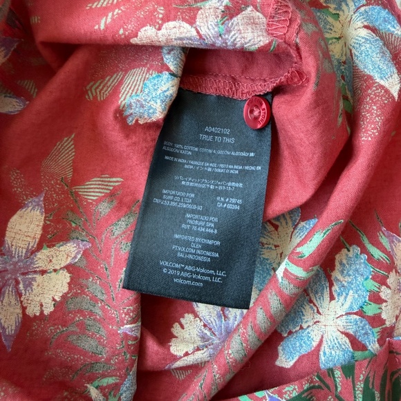 Volcom | Red Hawaiian Floral Button Up Shirt | Size XL - Picture 5 of 7